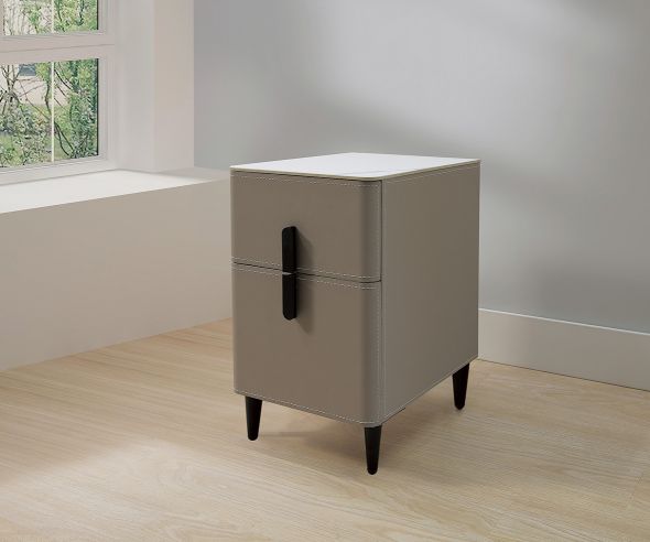 柯納馬鞍皮床頭櫃