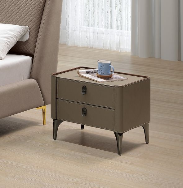 庫伯馬鞍皮床頭櫃