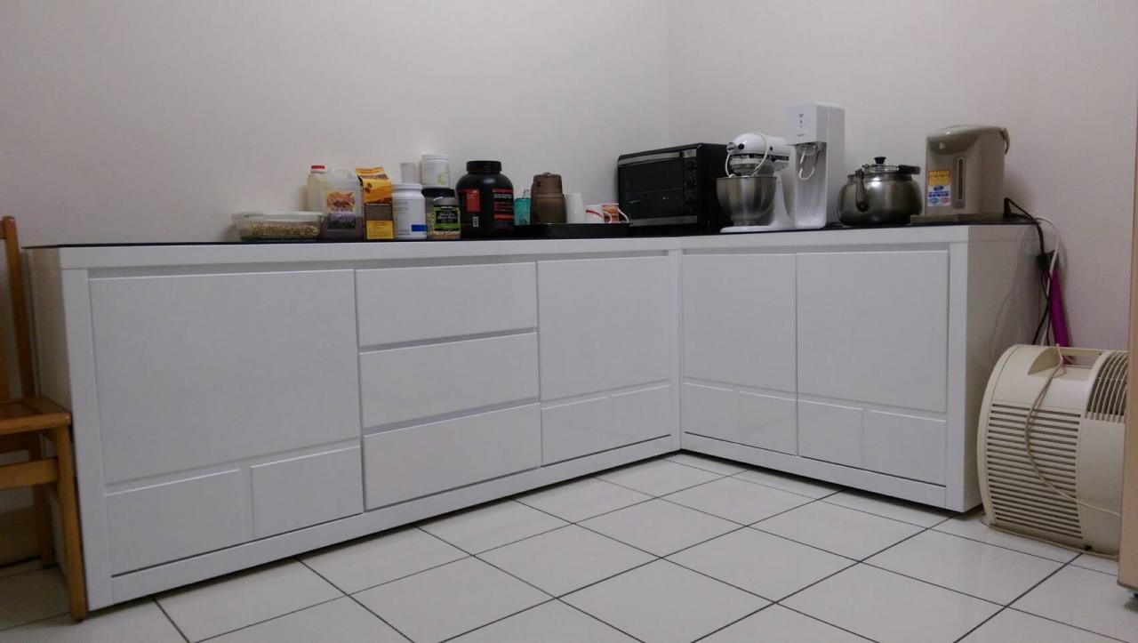 訂製亮烤白玻璃收納櫃